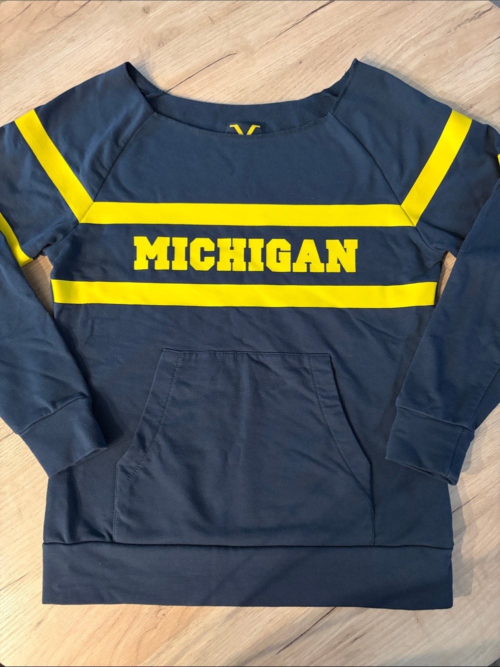 VALIANT MICHIGAN WOLVERINES NAVY MAIZE VARSITY SWEATSHIRT WOMENS SMALL